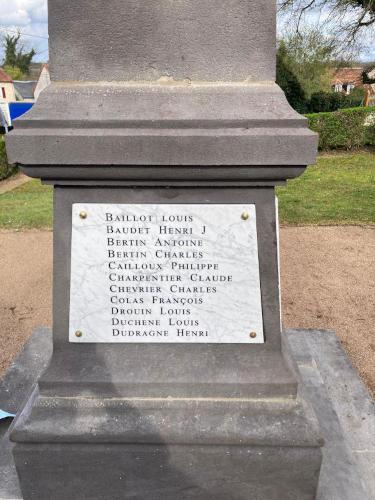 Plaque n° 1 du monument aux morts de Tamnay-en-Bazois rénovée par le Souvenir Français