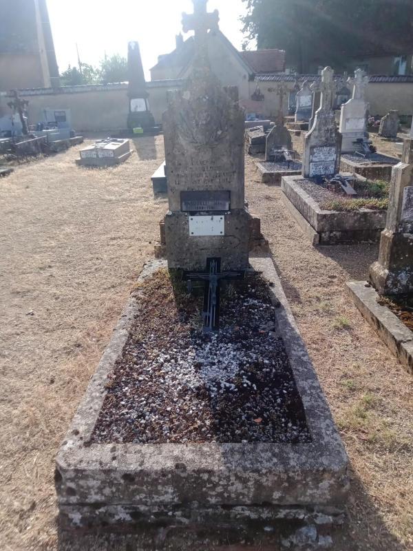 Tombe 1 avant
